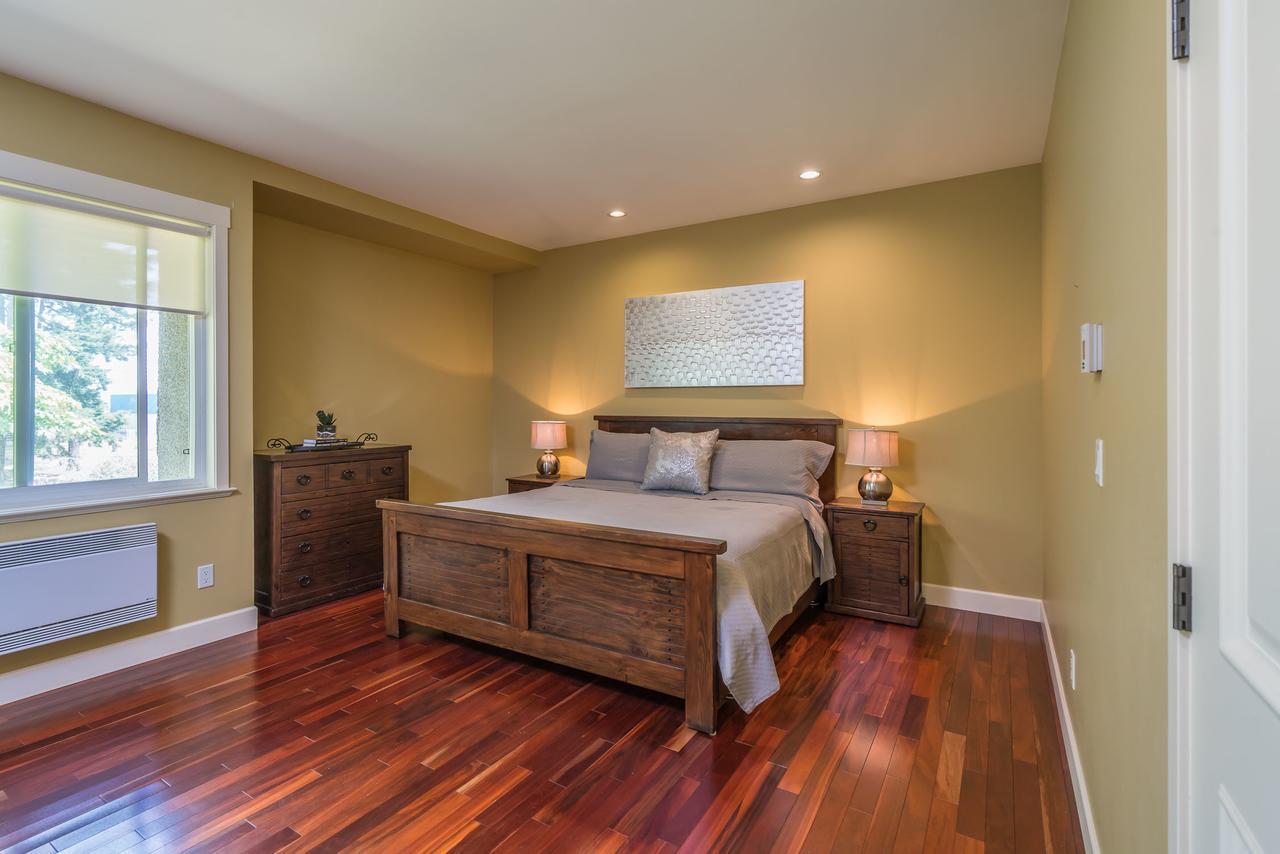 Luxury Penthouse Downtown Nanaimo Apartment ภายนอก รูปภาพ